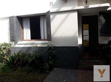 Casa · 158m² · 2 Ambientes · Casa en Venta - 1 Dormitorio 1 Baño - Cochera - 180 m² - La Plata