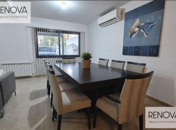 Casa · 160m² · 6 Ambientes · 2 Cocheras · Excelente Dúplex en La Calandria! Gran Oportunidad, Frente Espacio Verde!