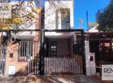 Casa · 120m² · 6 Ambientes · 1 Cochera · Excelente Dúplex de 3 Dor en Parque Vélez Sarsfield! Apto Credito Nacion!