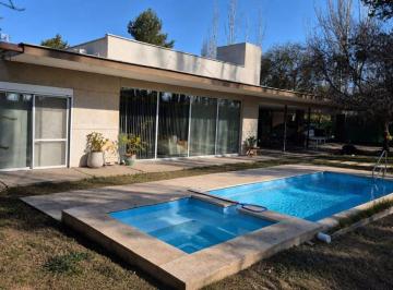 Casa de 6 ambientes, Chacras de Coria · Calle Medrano, Permuta, Lujan de Cuyo Mendoza