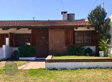 Casa · 81m² · 4 Ambientes · Casa Aptp Credito en Venta 2 Dorm. Arguello