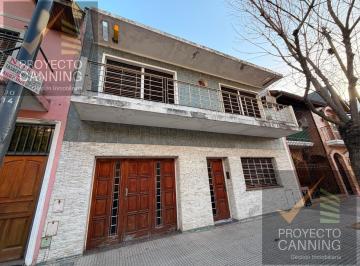 Casa · 190m² · 4 Ambientes · 1 Cochera · Casa en Venta Barrio Naon Mataderos