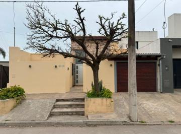 Casa · 225m² · 4 Ambientes · 1 Cochera · Venta Casa + Dpto | Barrio 2 Hermanos