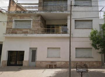 Casa · 668m² · 15 Ambientes · 6 Cocheras · Se Vende Propiedad en Zona Centro