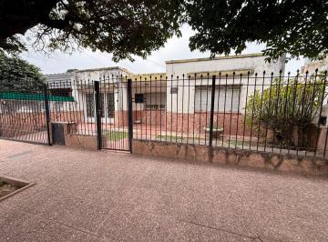 Casa · 155m² · 4 Ambientes · 1 Cochera · Venta Casa a Remodelar Bº Jardin Zona Sur Córdoba
