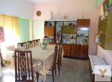Casa · 149m² · 4 Ambientes · 1 Cochera · Casa en Venta - 3 Dorm. 2 Baños - 149 m² - José León Suarez