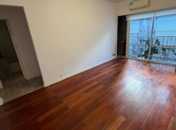 Departamento · 40m² · 2 Ambientes · 1 Cochera · Alquiler Departamento de 2 Ambientes Vicente Lopez Excelente Ubicación con Cochera Movible