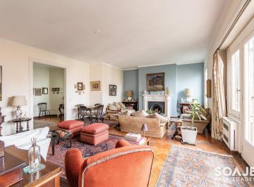 Departamento · 230m² · 4 Ambientes · 1 Cochera · Excelente Piso con Cochera en Edificio Estrugamou