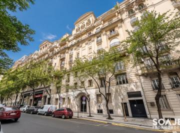 Departamento · 230m² · 4 Ambientes · 1 Cochera · Excelente Piso con Cochera en Edificio Estrugamou