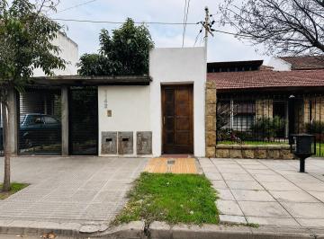 Casa · 39m² · 2 Ambientes · PH 2 Amb con Jardín en Castelar Norte en Alquiler