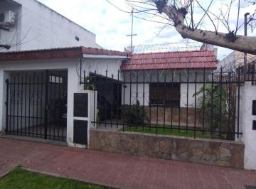 Casa · 114m² · 4 Ambientes · 1 Cochera · Oportunidad en Barrio La Florida
