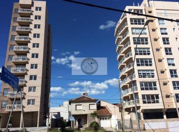 Casa · 130m² · 5 Ambientes · 1 Cochera · Terreno con Edificacion Chalet 5amb en Venta Ideal Inversionistas/ Constructoras