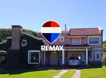 Casa · 300m² · 7 Ambientes · 1 Cochera · Casa Venta Club de Campo El Tipal 5 Dorm.