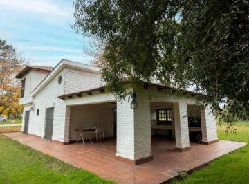 Quinta vacacional · 120m² · 3 Dormitorios · Casa Quinta en Country Ubajay.
