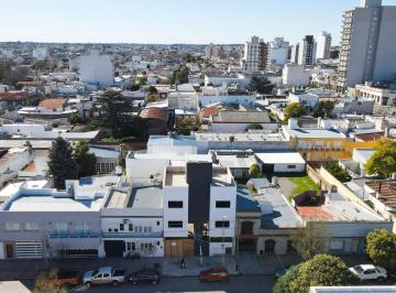 Departamento · 76m² · 4 Ambientes · Triplex 3 Dorm. con Patio Centro Tandil