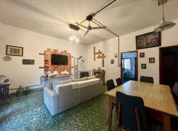 Casa · 69m² · 4 Ambientes · 2 Cocheras · Venta Casa 4 Ambientes en Villa Luzuriaga
