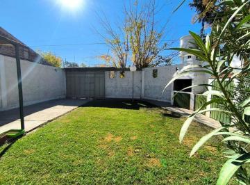 Casa · 114m² · 4 Ambientes · 2 Cocheras · Venta Casa Esquina, 2 Dorm., Patio. Gllen