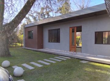 Casa · 60m² · 3 Ambientes · 3 Cocheras · Casa en Venta Cardenal del Monte
