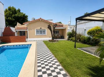 Casa · 101m² · 3 Ambientes · 1 Cochera · Casa 3 Amb C/ Pileta en Planta Baja Padua Merlo