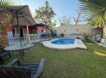 Casa · 400m² · 8 Ambientes · 4 Cocheras · Venta Casa + Dpto + Pileta Calle San Martin Las Heras