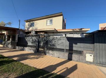 Casa · 400m² · 8 Ambientes · 4 Cocheras · Venta Casa + Dpto + Pileta Calle San Martin Las Heras