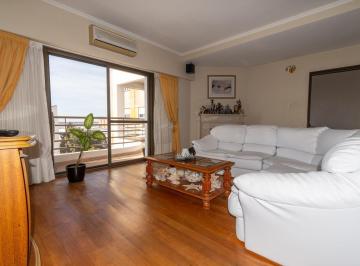 Departamento · 140m² · 6 Ambientes · 1 Cochera · Departamento en Venta Tres Dorm. Vista Rio