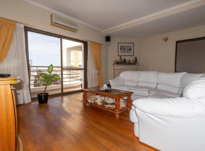 Departamento · 140m² · 6 Ambientes · 1 Cochera