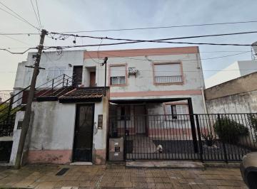 Casa · 140m² · 6 Ambientes · 1 Cochera · Venta en Bloque de 2 Casas