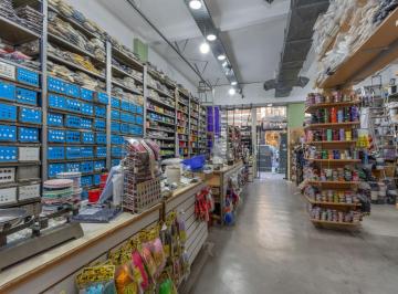 Local comercial · 96m² · Local Venta Once Doble Vidriera Ubicacion