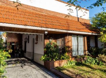 Casa · 82m² · 3 Ambientes · 2 Cocheras · Venta Casa PH 3 Ambientes con Cochera Bernal