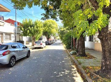 Casa · 139m² · 5 Ambientes · Casa a Reformar - 4 Dorm. - Terraza - Lanus Oeste