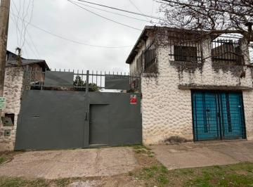 Bodega-Galpón · 200m² · Venta/permuta Galpon con Oficina