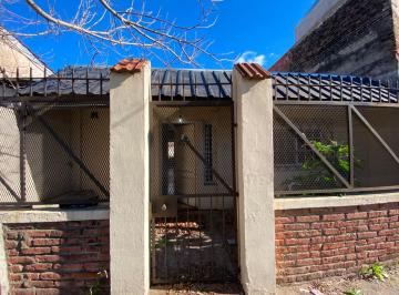 Casa · 72m² · 3 Ambientes · 2 Cocheras · Casa 3 Ambientes Venta Moron