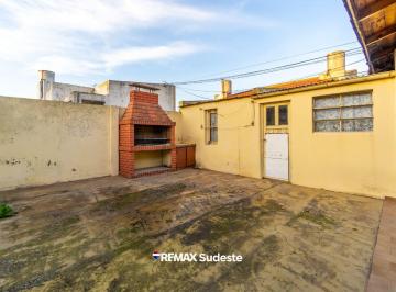 Casa · 93m² · 3 Ambientes · 1 Cochera · Venta Casa en Barrio Km 5