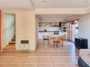 PH · 105m² · 5 Ambientes · 1 Cochera · Venta PH de 5 Amb. con Patio y Cochera en Olivos