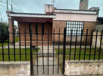 Casa · 126m² · 4 Ambientes · 1 Cochera · Casa Esquina en Villa Libertaor