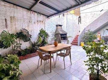 Casa · 160m² · 4 Ambientes · 1 Cochera · Venta Casa 4 Ambientes Lomas del Mirador Apto Cred