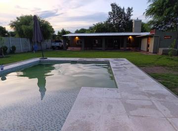Casa · 130m² · 2 Ambientes · 1 Cochera · Venta de Finca, 1 Dormitorio con Pileta, Ruta 1