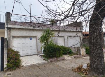 Casa · 112m² · 4 Ambientes · 1 Cochera · Venta Casa 3 Dormi - Palomar