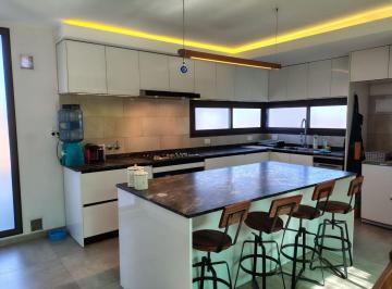 Casa · 264m² · 5 Ambientes · 2 Cocheras · Vende Exclusica Casa Bº Privado Las Lajas San Luis