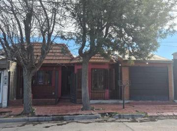 Casa · 130m² · 4 Ambientes · 1 Cochera · Casa en Barrio Puertas del Sol - Frente a Escuela