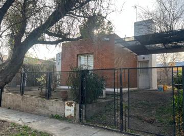 Casa · 75m² · 4 Ambientes · 1 Cochera · Venta de Casa en Barrio Los Lapachos La Punta