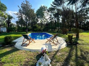 Quinta vacacional · 256m² · 4 Dormitorios · 2 Cocheras · Alquiler de Casa Quinta en Parque Juralo