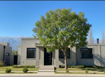 Casa · 73m² · 2 Ambientes · 2 Cocheras · Venta Casa Bruno Moron Coquimbito - Financiacion