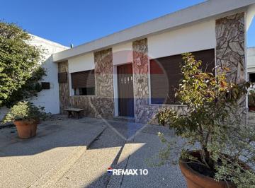 Casa · 210m² · 10 Ambientes · 2 Cocheras · Se Vende Hermosa Casa en Forida
