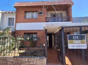Casa · 152m² · 6 Ambientes · 1 Cochera · Venta Casa Para Reciclar 4 Dorm. | Alberdi Río