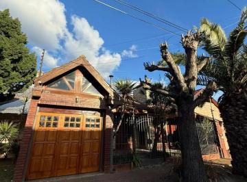 Casa · 1m² · 3 Ambientes · 3 Cocheras · Casa en Alquiler Los Cedros, Quilmes Oeste