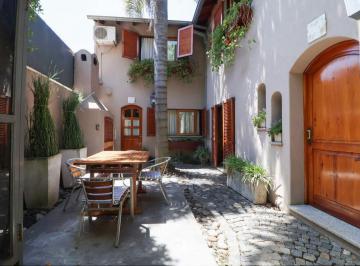 Casa · 177m² · 4 Ambientes · 1 Cochera · Venta Casa Florida 4amb + Local Patio 2 Baños