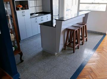 Cocina · Frente Al Parque Lezama. Luminosidad, Ventilación, Privado y Funcional.