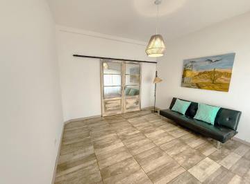 Casa · 100m² · 4 Ambientes · 1 Cochera · Casa de 3 Habitaciones con Jardin y Garage en Tandil